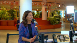 Carina van Eck bij de uitzending van Haags Bakkie