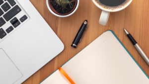 Bureau met bureauspullen